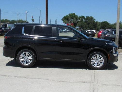 2025 Mitsubishi Outlander ES 2.5 2WD