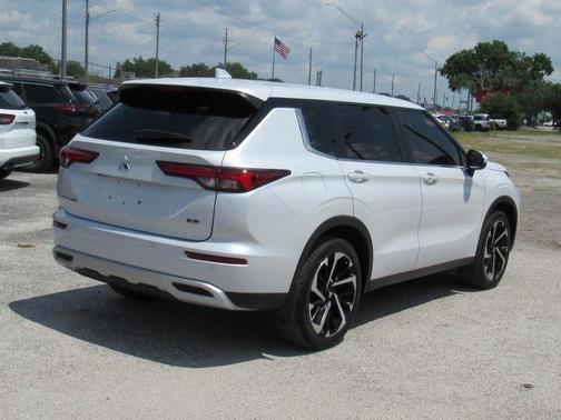 2023 Mitsubishi Outlander SE Special Edition 2WD