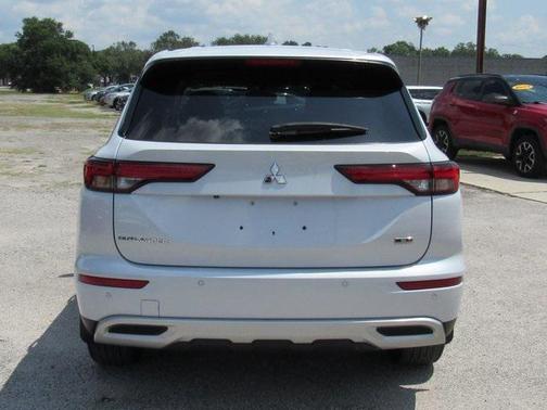 2023 Mitsubishi Outlander SE Special Edition 2WD