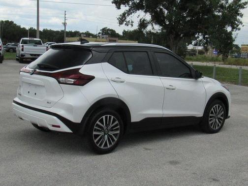 2021 Nissan Kicks SV
