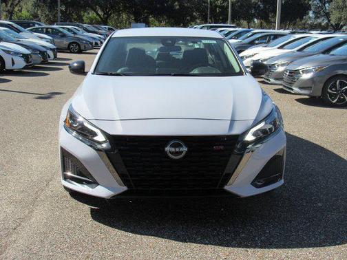 2025 Nissan Altima SR FWD