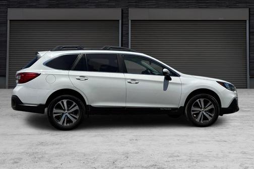 White 2019 Subaru Outback 2.5i Limited
