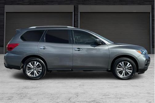 2019 Nissan Pathfinder SL