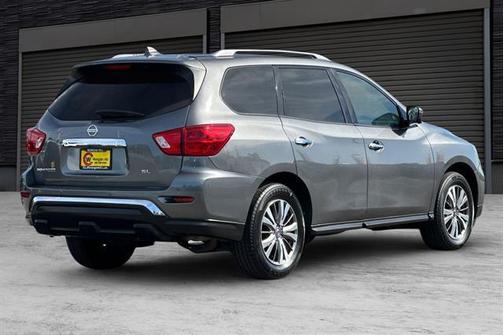 2019 Nissan Pathfinder SL