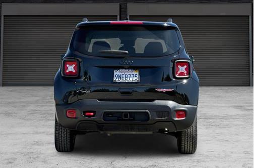2023 Jeep Renegade Trailhawk