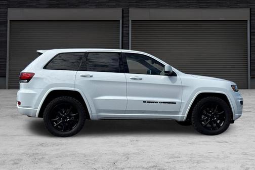 2022 Jeep Grand Cherokee WK Laredo