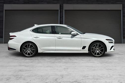 White 2025 Genesis G70 2.5T