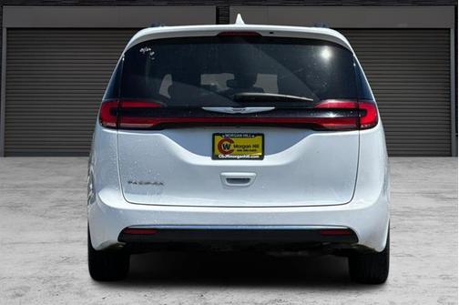 2022 Chrysler Pacifica Touring-L