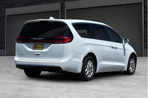 2022 Chrysler Pacifica Touring-L