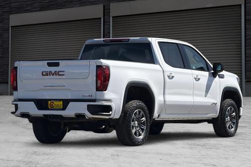 Summit White 2025 GMC Sierra 1500 AT4