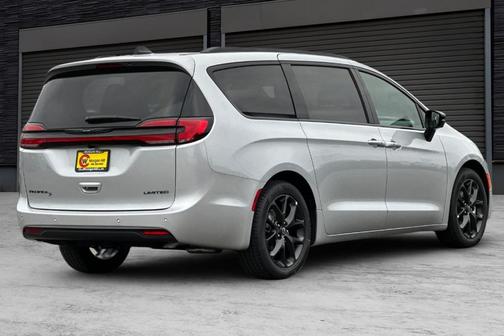 2026 Chrysler Pacifica Limited