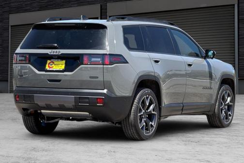 Sting Gray Clearcoat 2026 Jeep Cherokee Overland