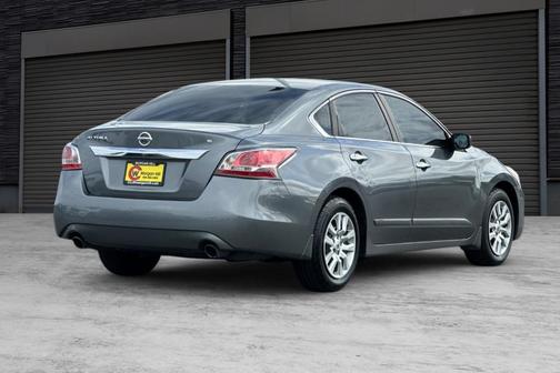 Gun Metallic 2015 Nissan Altima 2.5 S