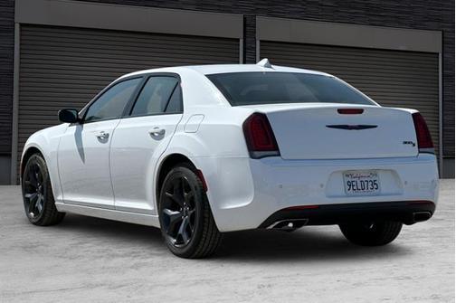 2023 Chrysler 300 S