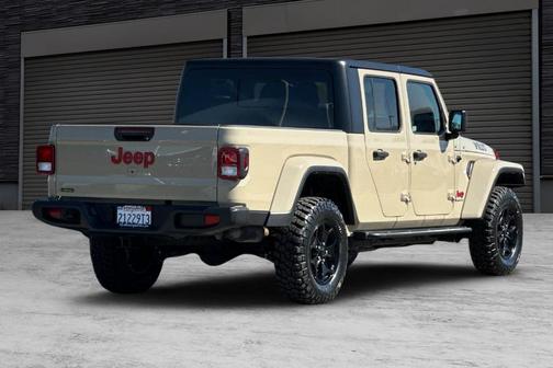 2022 Jeep Gladiator Sport