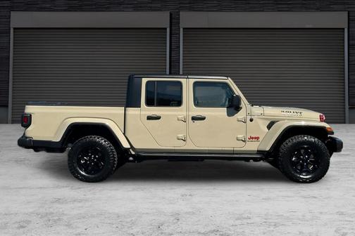 2022 Jeep Gladiator Sport