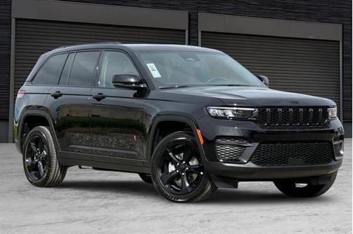2025 Jeep Grand Cherokee Laredo