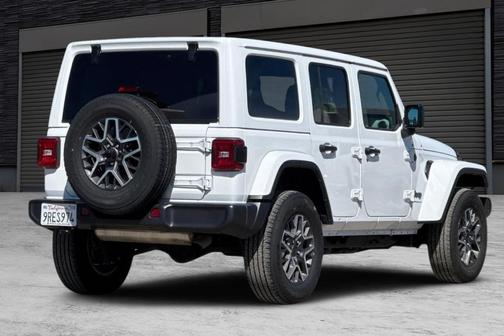Bright White Clearcoat 2025 Jeep Wrangler Sahara