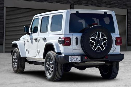 Bright White Clearcoat 2025 Jeep Wrangler Sahara