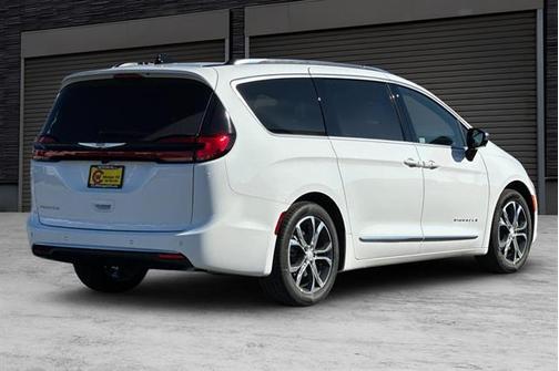 2026 Chrysler Pacifica Pinnacle