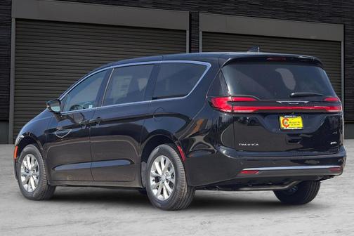 Diamond Black 2027 Chrysler Pacifica SELECT