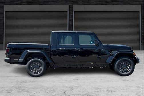 2024 Jeep Gladiator Sport