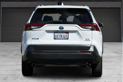 2021 Toyota RAV4 Hybrid XLE