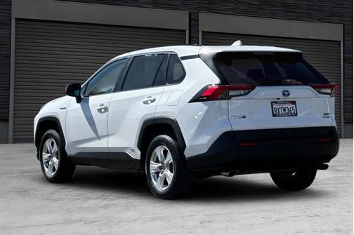 2021 Toyota RAV4 Hybrid XLE