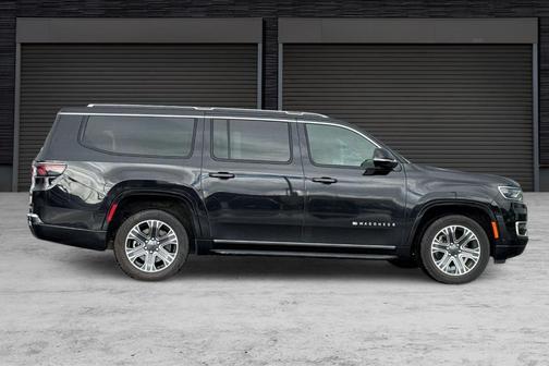 Diamond Black 2024 Jeep Wagoneer L Series II