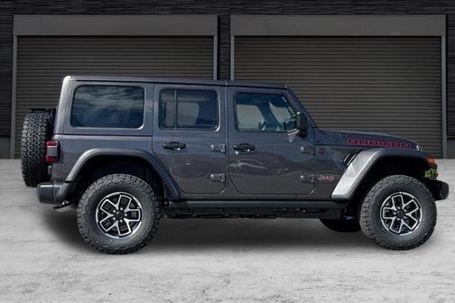 Granite Crystal Clearcoat Metallic 2026 Jeep Wrangler Rubicon