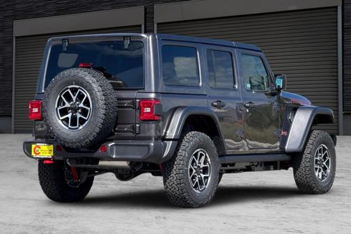 Granite Crystal Clearcoat Metallic 2026 Jeep Wrangler Rubicon