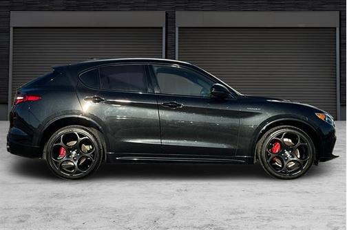 2022 Alfa Romeo Stelvio Veloce