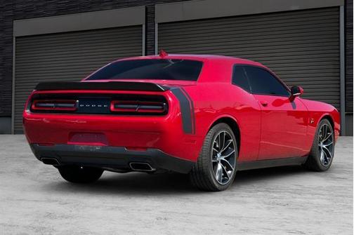 2016 Dodge Challenger 392 Hemi Scat Pack Shaker