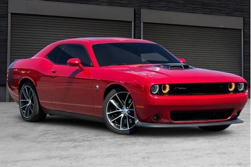2016 Dodge Challenger 392 Hemi Scat Pack Shaker