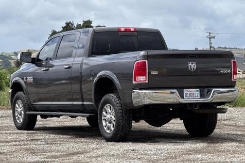 Crystal Metallic 2018 RAM 2500 Laramie