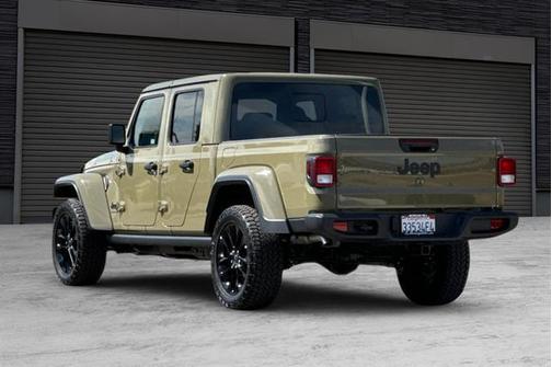 2025 Jeep Gladiator Sport