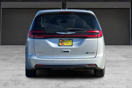 2023 Chrysler Pacifica Hybrid Limited