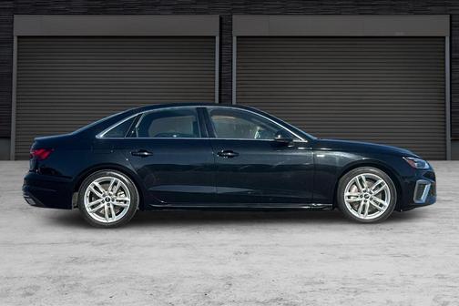 2023 Audi A4 45 S line Premium Plus