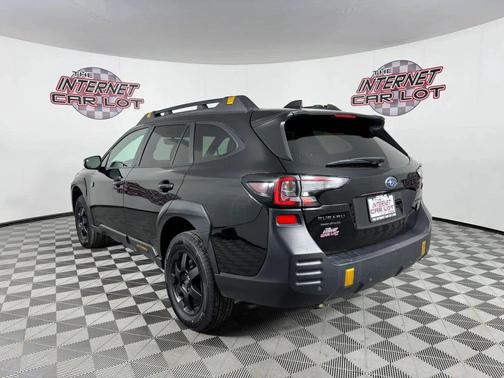 Crystal Black Silica 2025 Subaru Outback Wilderness