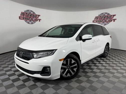 Platinum White Pearl 2025 Honda Odyssey EX-L