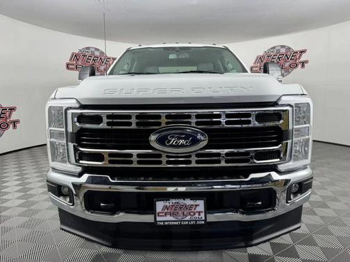 Oxford White 2023 Ford F-350 XLT