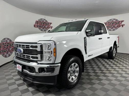 Oxford White 2023 Ford F-350 XLT