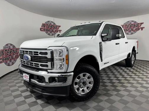 Oxford White 2023 Ford F-350 XLT