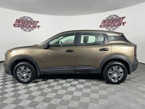 2025 Nissan Kicks S