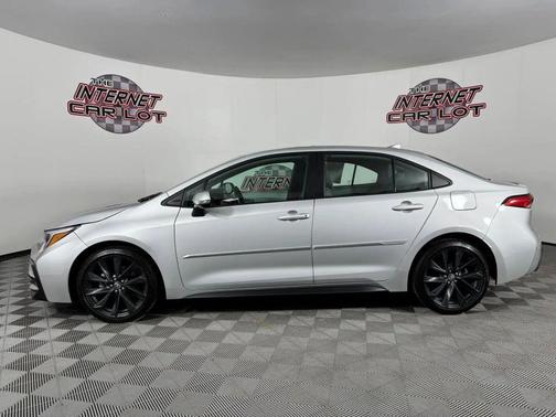 Classic Silver Metallic 2024 Toyota Corolla SE