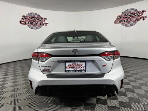 Classic Silver Metallic 2024 Toyota Corolla SE