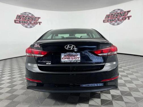 2018 Hyundai ELANTRA SE