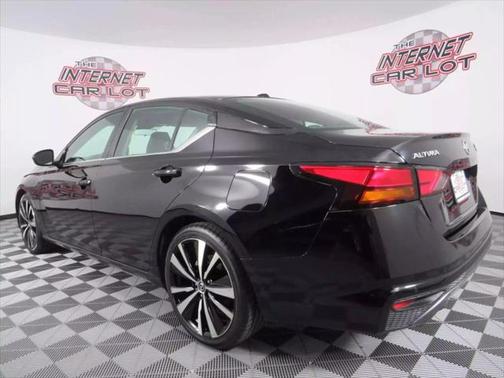 2021 Nissan Altima SR FWD
