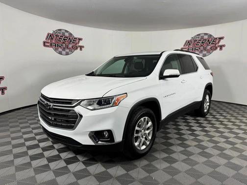 Summit White 2021 Chevrolet Traverse LT Cloth