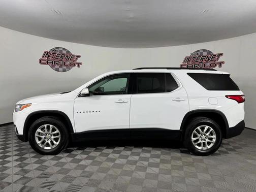 Summit White 2021 Chevrolet Traverse LT Cloth